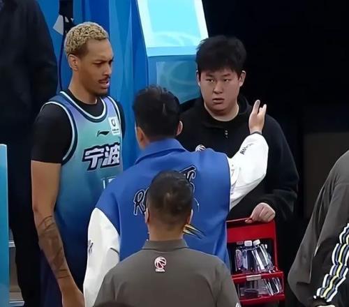 张景胤发球,致胜,贡献,足彩,体彩,彩票,体育彩票,足球彩票,彩票合买,重庆时时彩