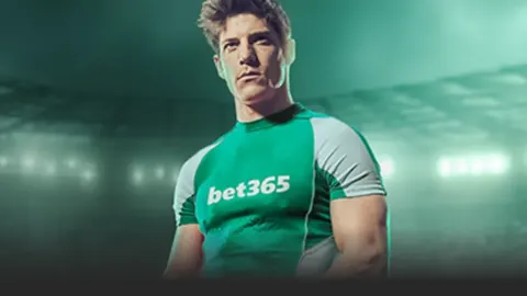 曼联阵型变动彰显阿莫林高明决策，内维尔力挺球队新局面